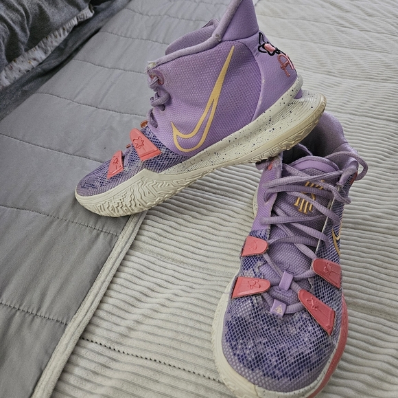 Nike Kyrie 7 Daughters Purple and Pink Basketball Shoes Size 7 - Picture 10 of 16